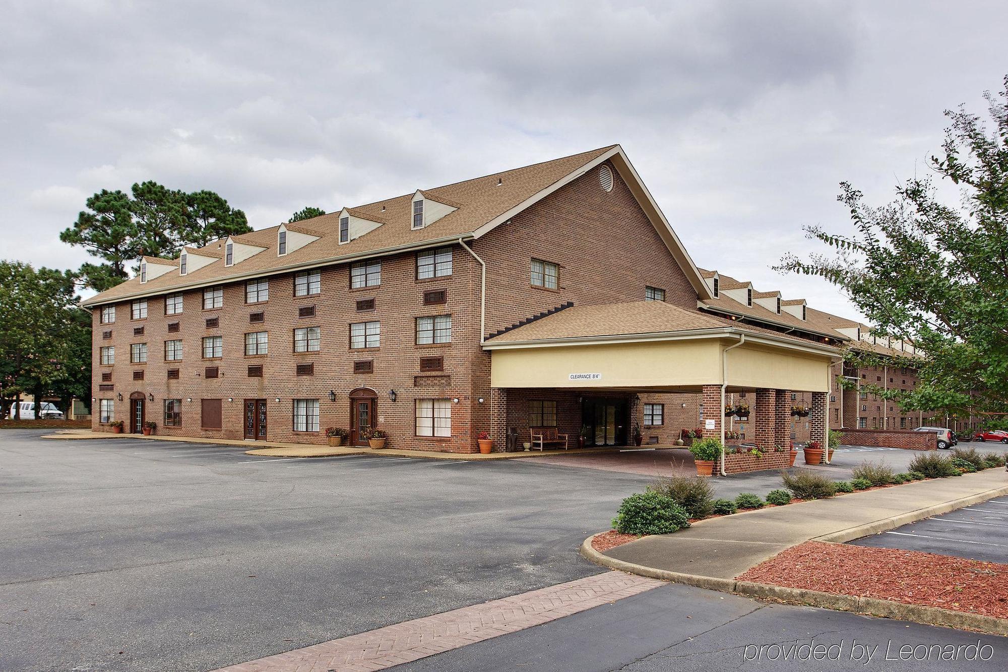 Mainstay Suites Williamsburg Historic Area Exterior photo